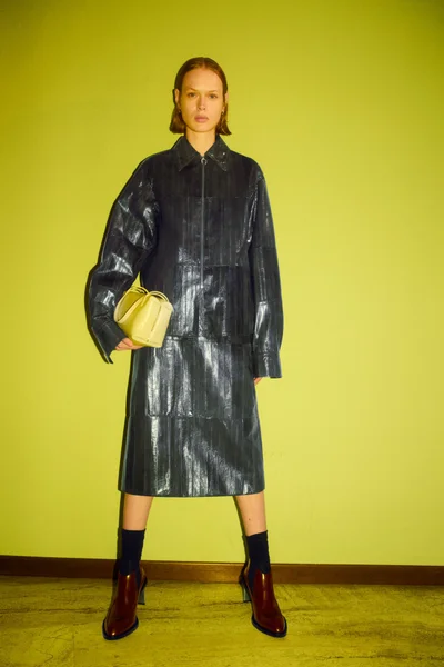 Look 15
